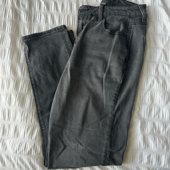 American Eagle Mom Jeans - Picture 1 of 5